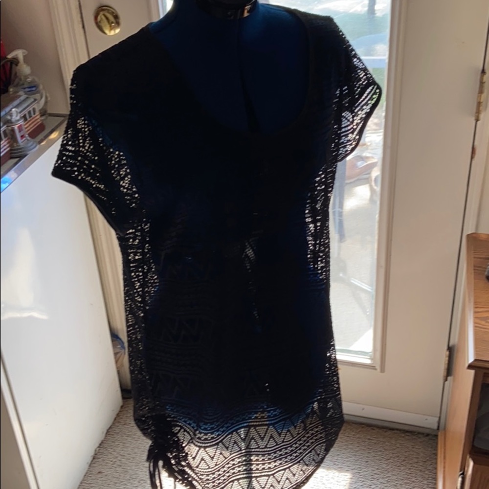Woman wearabouts cover up size med NWT